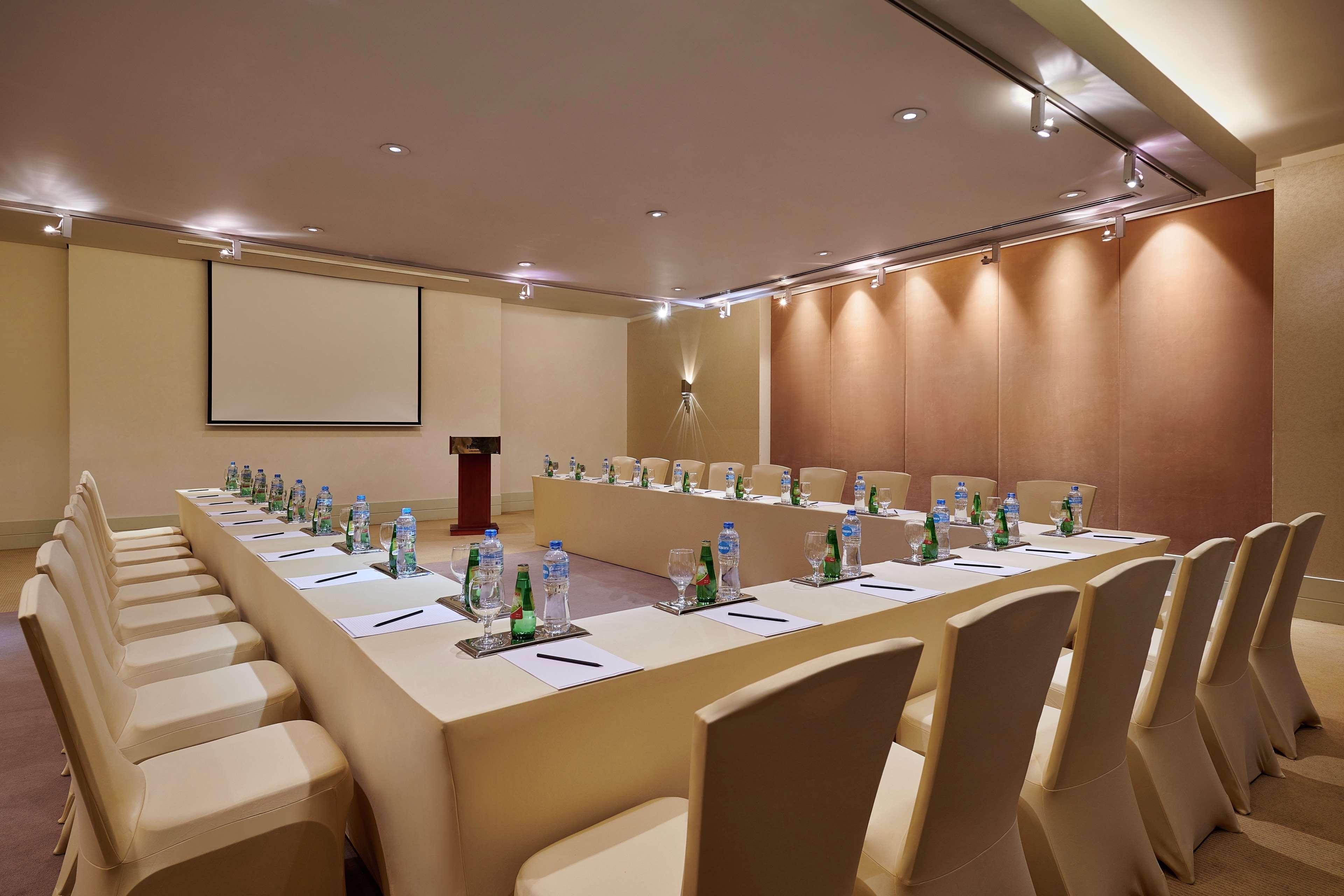 Hilton Cairo Heliopolis Hotel Bagian luar foto Meeting room