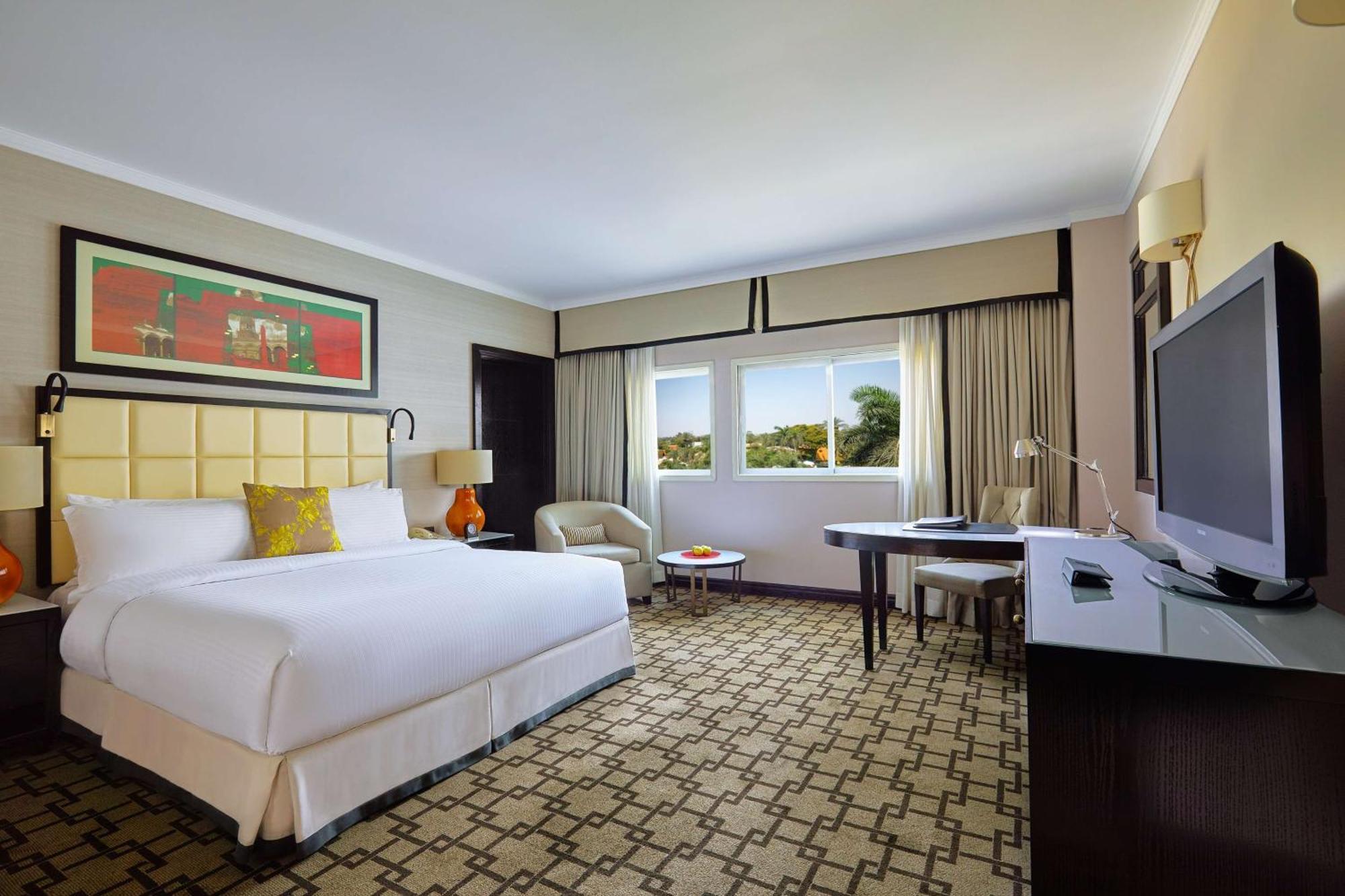 Hilton Cairo Heliopolis Hotel Bagian luar foto Deluxe Room