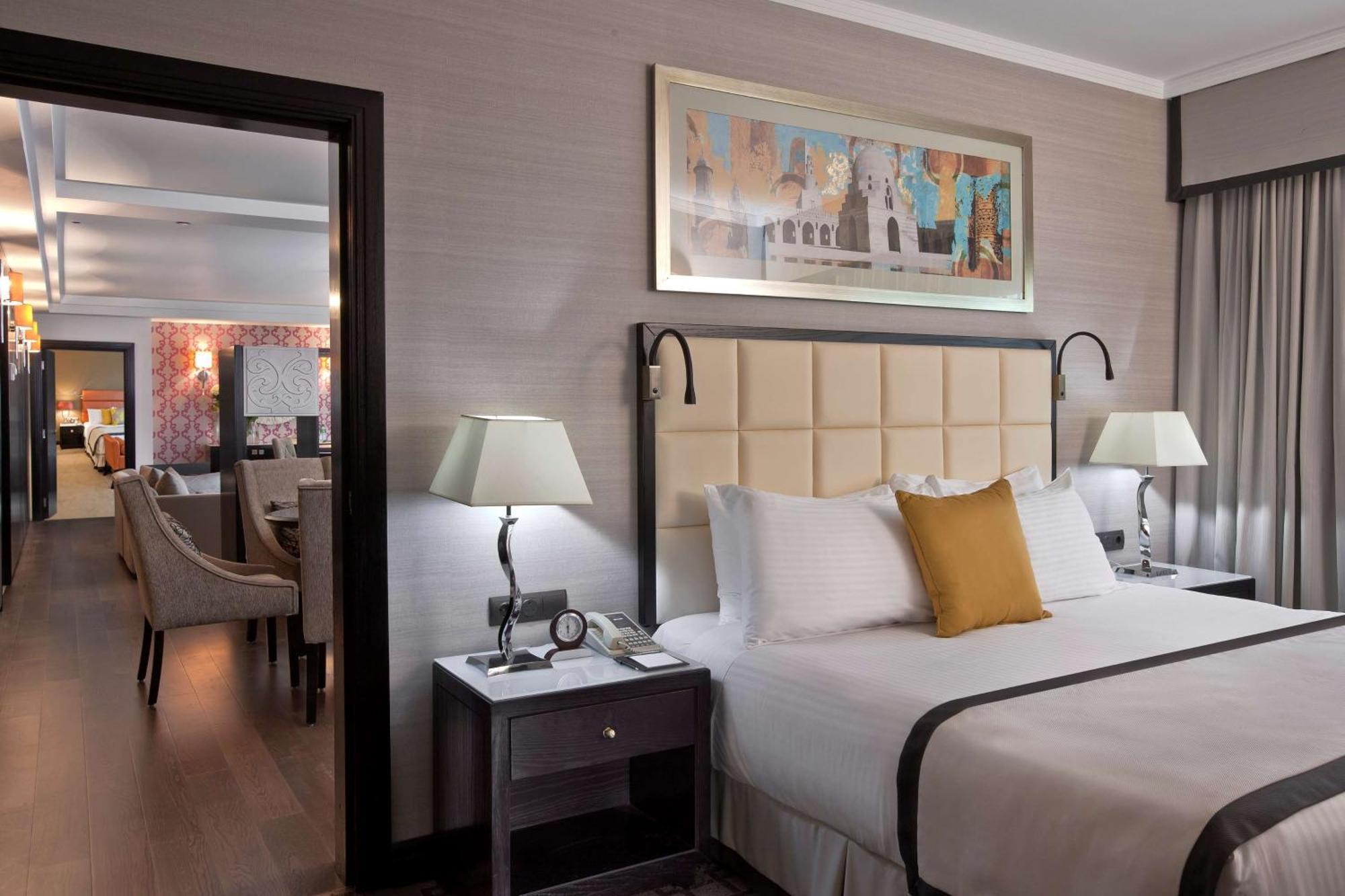 Hilton Cairo Heliopolis Hotel Bagian luar foto Suite