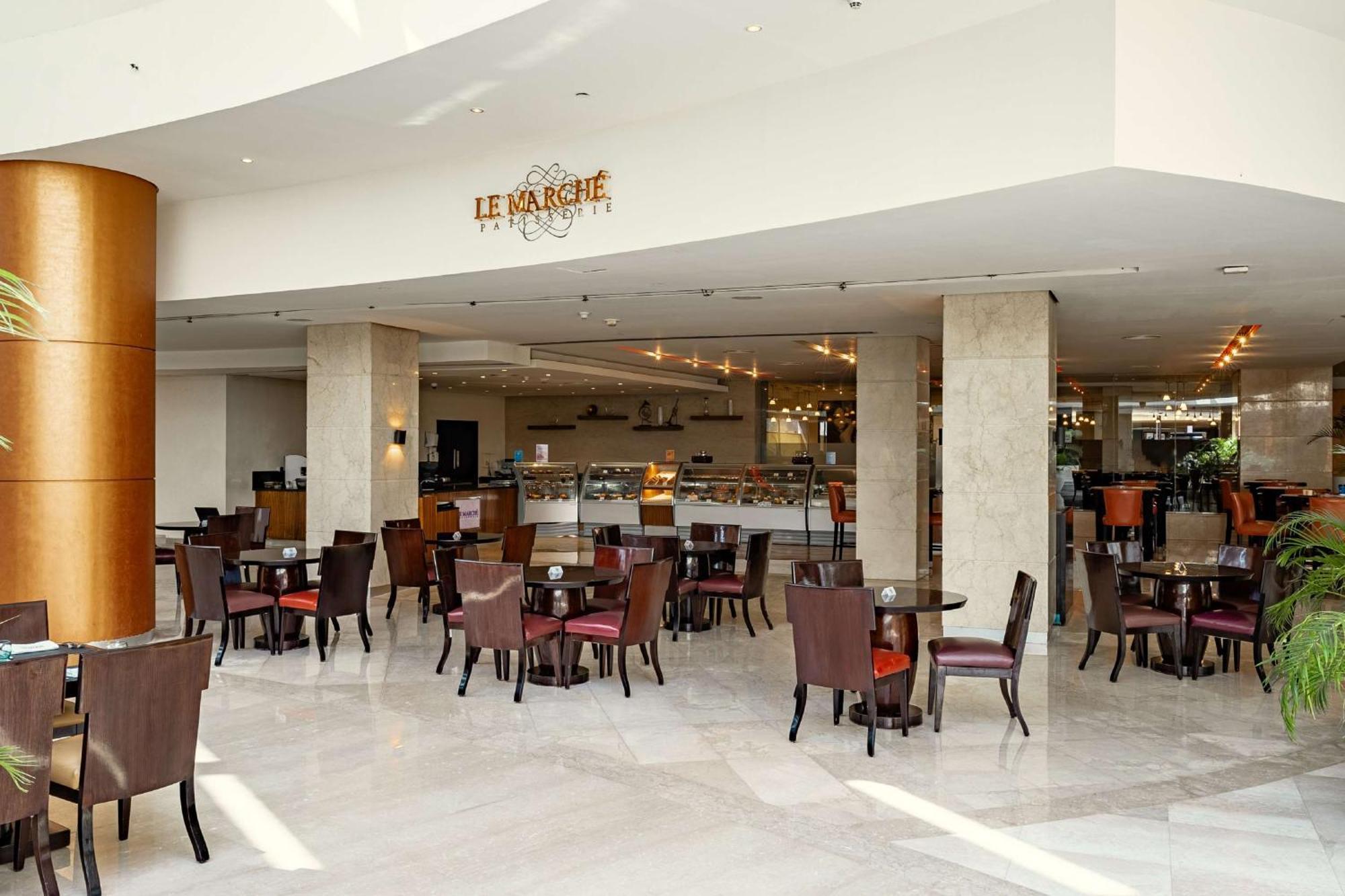 Hilton Cairo Heliopolis Hotel Bagian luar foto Le Ranelagh