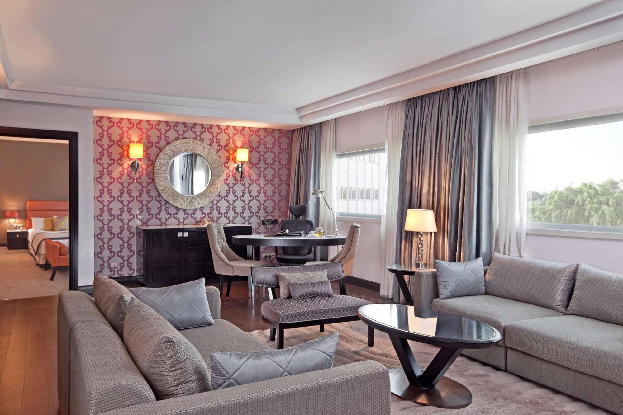 Hilton Cairo Heliopolis Hotel Bagian luar foto Suite at the hotel